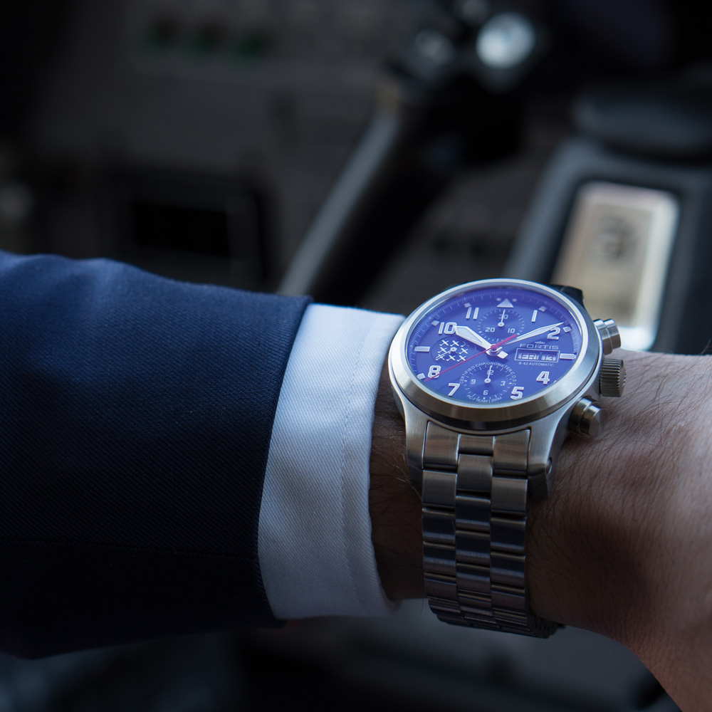 PC-7チーム エアロマスター クロノグラフ | スイス製腕時計